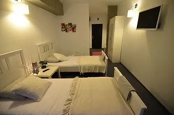 Ξενοδοχείο Biscuit 3*